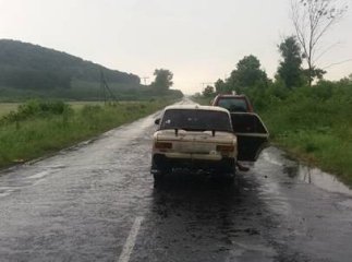 Водій на "Жигулях" врізався у "Ленд Ровер"