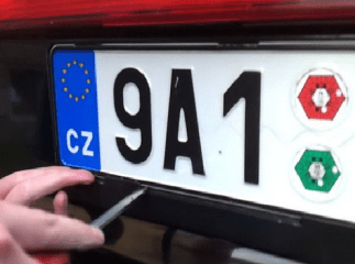 Арсен Аваков вимагає врегулювати ситуацію з авто на єврономерах