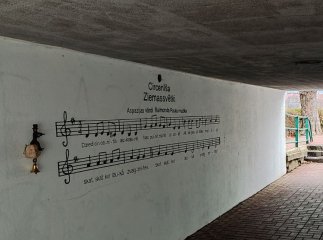 В Ужгороді побільшало бронзових скульптур: де встановили «Різдвяного цвіркуна»