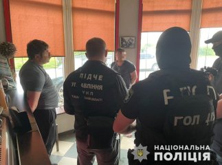 Вибивали "борг": в області група чоловіків займалася вимаганням грошей