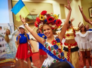 Юна закарпатка стала маленькою Міс Світу-2017: що відомо про юну красуню