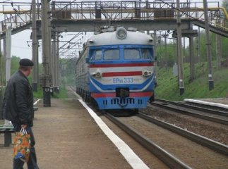 Закарпатців попереджають про тимчасові зміни у розкладі руху приміських потягів
