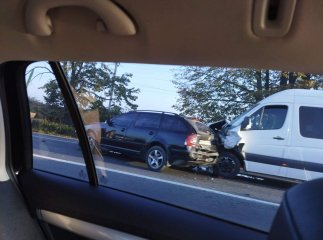 Між селами Іванівці та Старе Давидково ДТП: водії повідомляють про великі затори