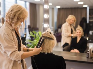 Три стрижки для жінок, які візуально додають молодості Три стрижки для жінок, які візуально додають молодості