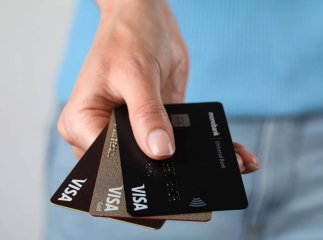 Пересилання грошей родичам на картку: один з банків запровадив нововведення
