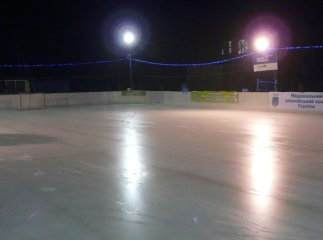 Журналісти на льоду: в Ужгороді прес-конференцію проведуть на ковзанці