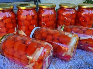 Як приготувати маринад для помідорів: пропорції на 1 літр води