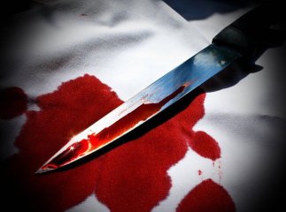 У Чинадієві донька штрикнула батька ножем