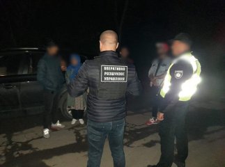 Чоловіку, який віз нелегалів у напрямку кордону, обрали запобіжний захід