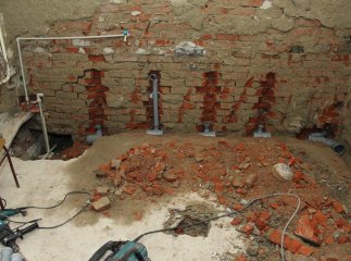 У Мукачівській ЗОШ №6 оновлюють системи водопостачання та водовідведення