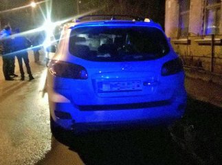 Дружина приїхала забрати автомобіль свого чоловіка, якого затримала патрульна поліція