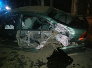 Легковик потрапив у ДТП: від удару машині відірвало колесо