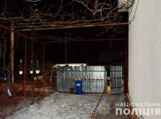 Двоє зловмисників увірвались у дім жінки. Згодом її знайшли мертвою