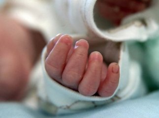 На Закарпатті півторарічна дитина перекинула на себе горнятко із гарячим молоком