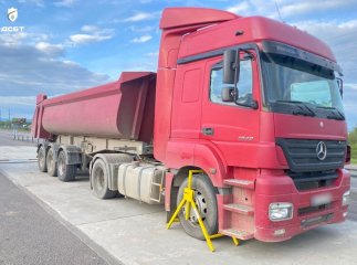 На Закарпатті перехопили вантажівку з неочевидним порушенням