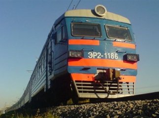 Чоловік перерізав собі горло в потязі (ВІДЕО)