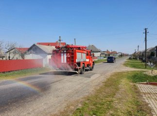 У Мукачівському районі проводять санітарну обробку доріг