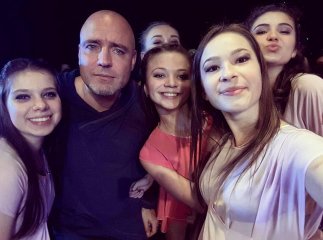 Колектив "Інфініті" з Ужгорода "витанцював" у зіркових суддів переможне перше місце