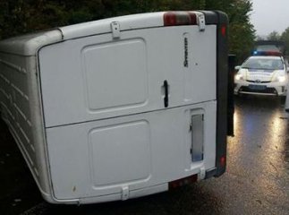 Біля Чинадієва сталась ДТП: перевернувся мікроавтобус