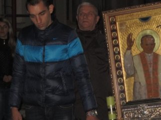 До Хуста привезли ікону з мощами Папи Римського Івана Павла ІІ