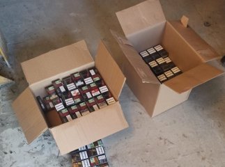 Прикордонники знайшли у дверцятах легковика приховані сигарети
