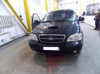 Двоє угорців позбулись на кордоні своїх "КІА" та "Ауді" за спробу перевезення контрабанди