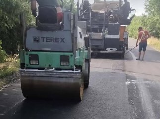 Розпочалося асфальтування центральної вулиці одного із сіл Мукачівської громади