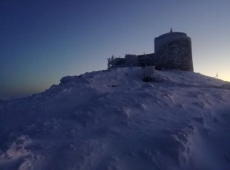 У мережі діляться фото та відео засніжених Карпат