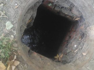 Учні однієї з ужгородських шкіл можуть впасти у відкритий люк