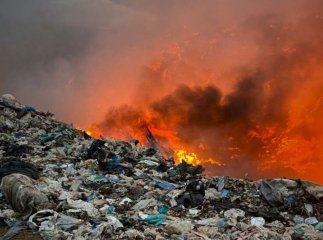 Знову горить на Ужгородщині: у вогні — сміттєзвалище у Барвінку