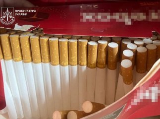 Ужгородець облаштував у гаражі нелегальний тютюновий цех