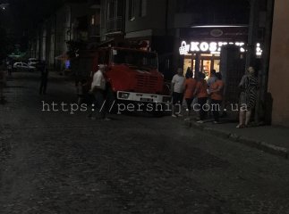Поліцейські, кінологи, вибухотехніки: що вночі коїлося в Мукачеві