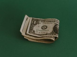 Нацбанк підвищив офіційний курс долара