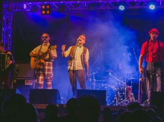 Задля знайомства першокурсникам УжНУ влаштували традиційну вечірку