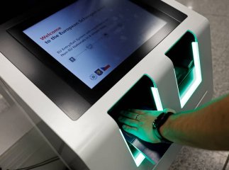 На двох пунктах пропуску відсьогодні запровадили нові правила перетину кордону