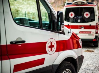 Бригада «швидкої» врятувала життя закарпатці після стрімких пологів