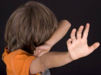 Вихователь та медсестра били дітей у притулку, – прокуратура