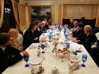 "Чай з Послом": в Ужгороді започаткували новий формат елітарного спілкування