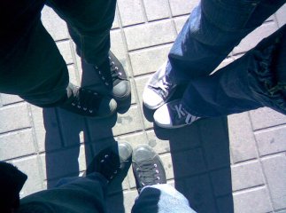 Ужгородці кидатимуть кедами в депутатів