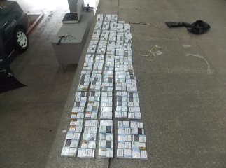 Закарпатські прикордонники виявили в автомобілі українця контрабандні сигарети
