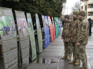 В Ужгороді можна переглянути історію тих, хто захищає Україну на війні