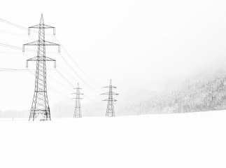 Кілька населених пунктів Закарпаття через снігопад залишились без світла