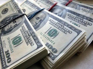 Чоловік намагався перенести через кордон понад 30 тисяч доларів