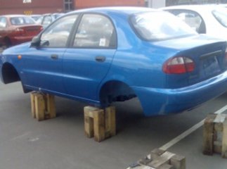 В Ужгороді з автівок крадуть вже і колеса, і номерні знаки