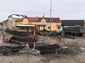 У Мукачеві реконструюють площу навпроти залізничного вокзалу