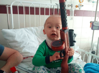 У маленького хлопчика із Закарпаття знайшли страшну недугу. Рідні благають про допомогу