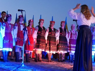 Як в Ужгороді схід сонця зустріли молитвою за Україну: захоплююче відео