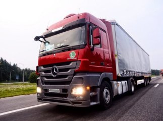 Далекобійник із Закарпаття потрапив у ДТП: подробиці від поліції