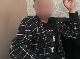 Троє невідомих розповсюджували наркотики посеред білого дня поблизу центра Мукачева
