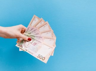 Українцям розповіли, як отримати кілька тисяч гривень допомоги на картку ПриватБанку